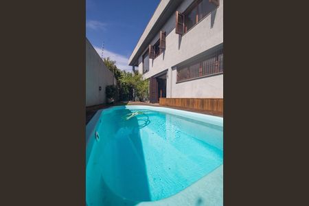 Casa para alugar com 279m², 5 quartos e 2 vagas Casa para alugar com 279m², 5 quartos e 2 vagasPiscina