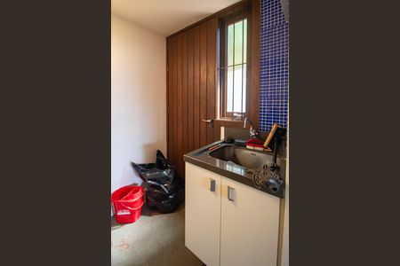 Casa para alugar com 279m², 5 quartos e 2 vagas Casa para alugar com 279m², 5 quartos e 2 vagasÁrea de Serviço