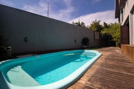 Casa para alugar com 279m², 5 quartos e 2 vagas Casa para alugar com 279m², 5 quartos e 2 vagasPiscina
