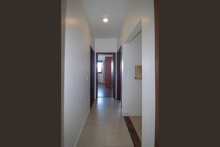 Casa para alugar com 279m², 5 quartos e 2 vagas Casa para alugar com 279m², 5 quartos e 2 vagasCorredor