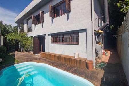 Casa para alugar com 279m², 5 quartos e 2 vagas Casa para alugar com 279m², 5 quartos e 2 vagasPiscina