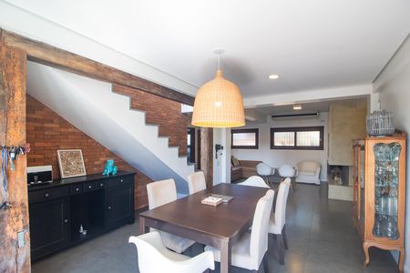 Casa para alugar com 279m², 5 quartos e 2 vagas Casa para alugar com 279m², 5 quartos e 2 vagasSala 2