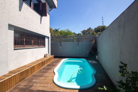 Casa para alugar com 279m², 5 quartos e 2 vagas Casa para alugar com 279m², 5 quartos e 2 vagasPiscina