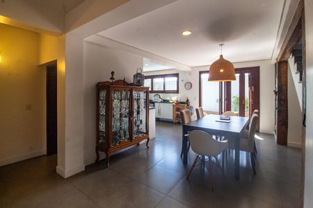 Casa para alugar com 279m², 5 quartos e 2 vagas Casa para alugar com 279m², 5 quartos e 2 vagasSala 2