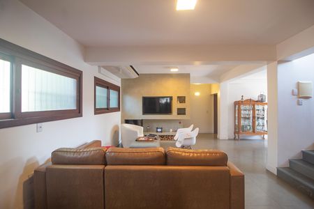 Casa para alugar com 279m², 5 quartos e 2 vagas Casa para alugar com 279m², 5 quartos e 2 vagasSala 2