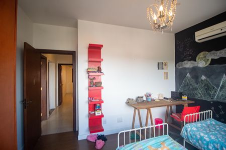 Casa para alugar com 279m², 5 quartos e 2 vagas Casa para alugar com 279m², 5 quartos e 2 vagasQuarto 4