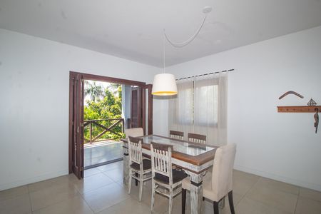 Casa para alugar com 279m², 5 quartos e 2 vagas Casa para alugar com 279m², 5 quartos e 2 vagasSala