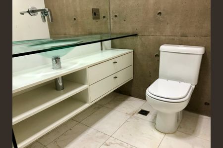 Apartamento à venda com 70m², 1 quarto e 1 vaga Apartamento à venda com 70m², 1 quarto e 1 vagaBanheiro