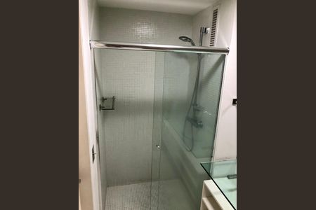 Apartamento à venda com 70m², 1 quarto e 1 vaga Apartamento à venda com 70m², 1 quarto e 1 vagaBanheiro