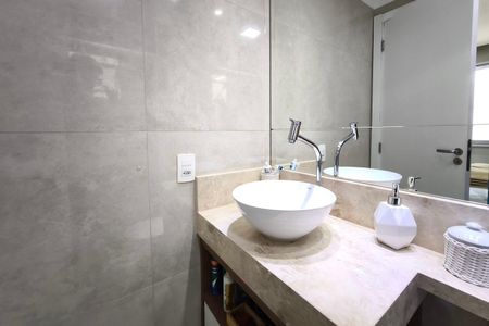 Apartamento à venda com 68m², 2 quartos e 1 vaga Apartamento à venda com 68m², 2 quartos e 1 vagaBanheiro Suíte