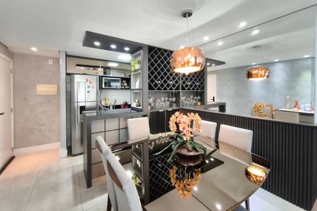 Apartamento à venda com 68m², 2 quartos e 1 vaga Apartamento à venda com 68m², 2 quartos e 1 vagaSala de Jantar