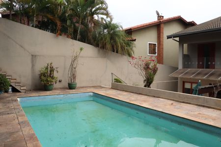 Casa de condomínio para alugar com 360m², 5 quartos e 6 vagasÁrea Externa