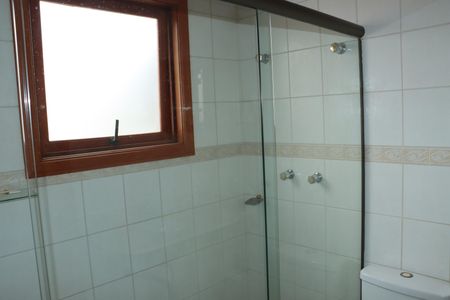 Casa de condomínio para alugar com 360m², 5 quartos e 6 vagasBanheiro da Suíte 2