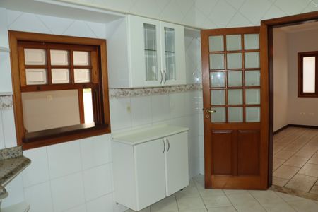 Casa de condomínio para alugar com 360m², 5 quartos e 6 vagasCozinha