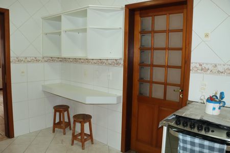 Casa de condomínio para alugar com 360m², 5 quartos e 6 vagasCozinha