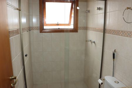 Casa de condomínio para alugar com 360m², 5 quartos e 6 vagasBanheiro da Suíte 1