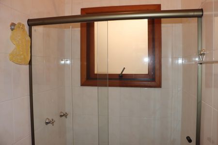 Casa de condomínio para alugar com 360m², 5 quartos e 6 vagasBanheiro de Serviço