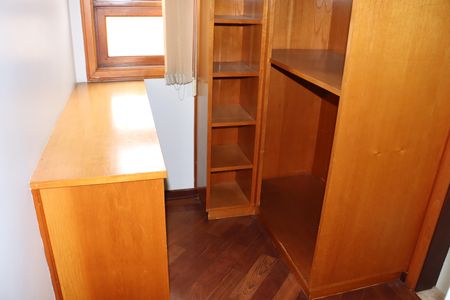 Casa de condomínio para alugar com 360m², 5 quartos e 6 vagasSuíte 2 Closet