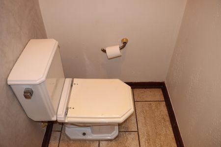 Casa de condomínio para alugar com 360m², 5 quartos e 6 vagasLavabo