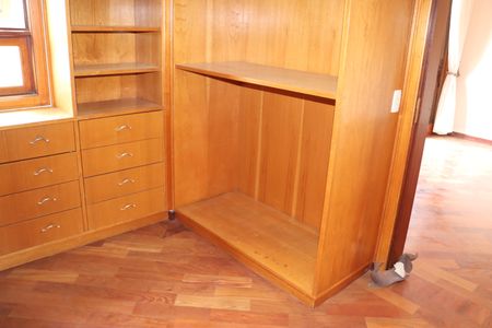 Casa de condomínio para alugar com 360m², 5 quartos e 6 vagasSuíte 4 Closet