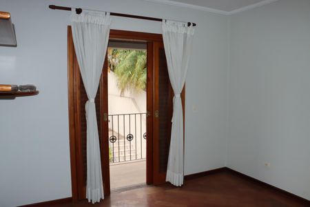 Casa de condomínio para alugar com 360m², 5 quartos e 6 vagasSuíte 3