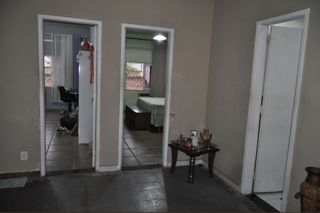 Casa para alugar com 240m², 4 quartos e 6 vagasCorredor