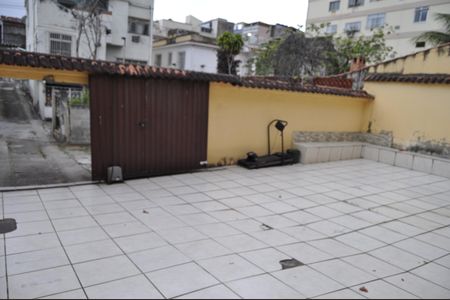 Casa para alugar com 240m², 4 quartos e 6 vagasÁrea comum