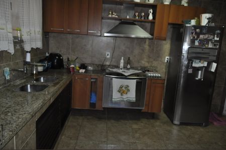 Casa para alugar com 240m², 4 quartos e 6 vagasCozinha