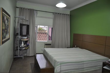 Casa para alugar com 240m², 4 quartos e 6 vagasQuarto