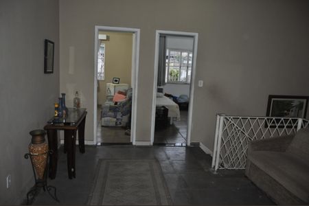 Casa para alugar com 240m², 4 quartos e 6 vagasCorredor