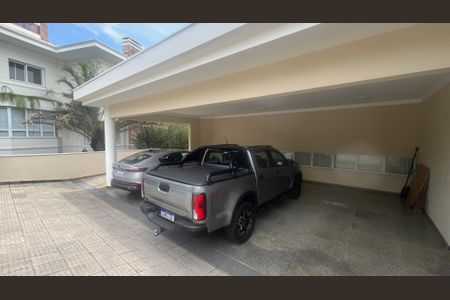 Casa de condomínio à venda com 980m², 4 quartos e 8 vagasGaragem