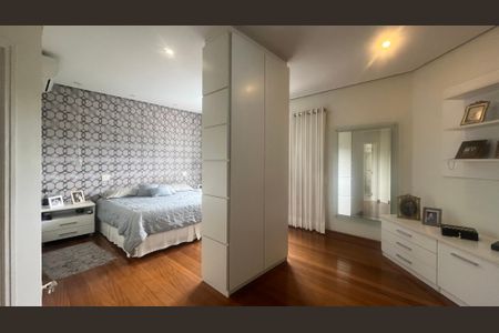 Casa de condomínio à venda com 980m², 4 quartos e 8 vagasSuíte 2