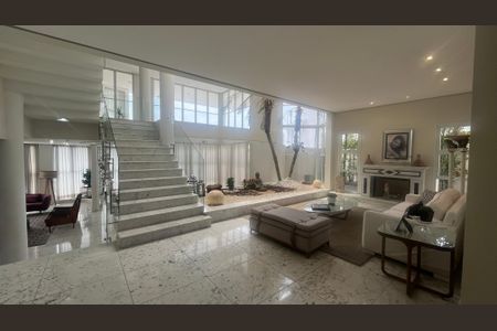 Casa de condomínio à venda com 980m², 4 quartos e 8 vagasSala