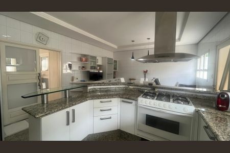 Casa de condomínio à venda com 980m², 4 quartos e 8 vagasCozinha