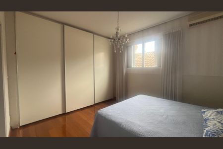 Casa de condomínio à venda com 980m², 4 quartos e 8 vagasSuíte 2