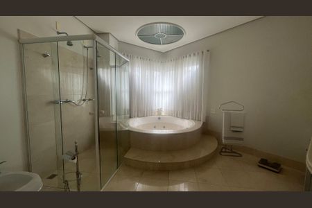 Casa de condomínio à venda com 980m², 4 quartos e 8 vagasBanheiro da Suíte 3