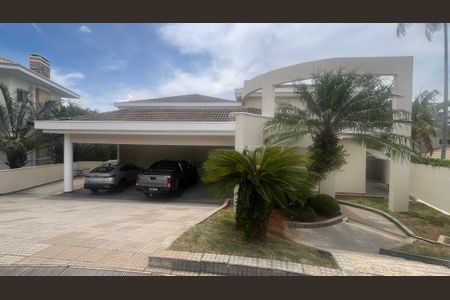 Casa de condomínio à venda com 980m², 4 quartos e 8 vagasFachada