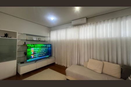 Casa de condomínio à venda com 980m², 4 quartos e 8 vagasSala de Estar