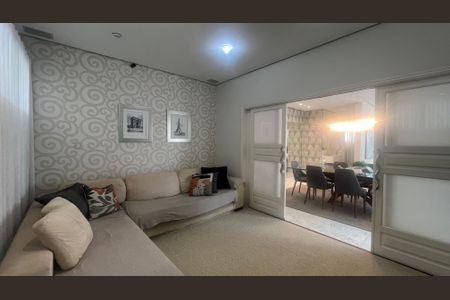 Casa de condomínio à venda com 980m², 4 quartos e 8 vagasSala de Estar