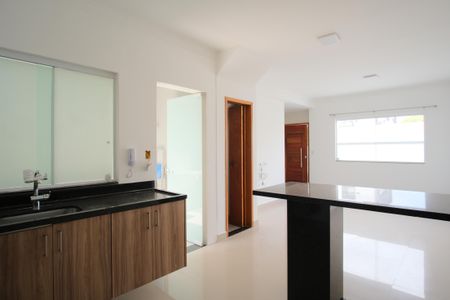 Casa de condomínio para alugar com 70m², 2 quartos e 2 vagasSala/Cozinha