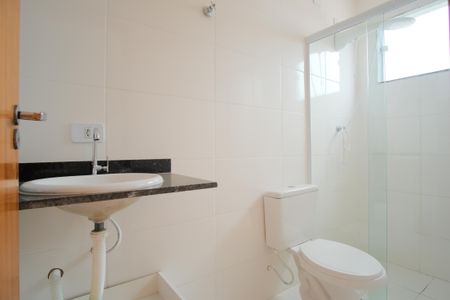 Casa de condomínio para alugar com 70m², 2 quartos e 2 vagasBanheiro da Suíte 1