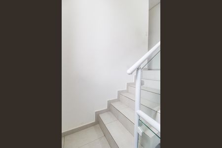 Casa para alugar com 117m², 3 quartos e 1 vagaEscada