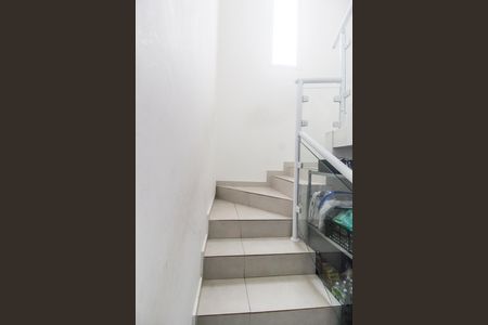 Casa para alugar com 117m², 3 quartos e 1 vagaEscada