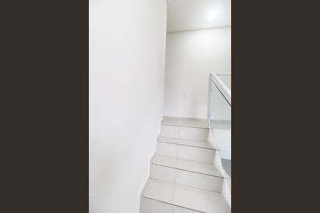 Casa para alugar com 117m², 3 quartos e 1 vagaEscada