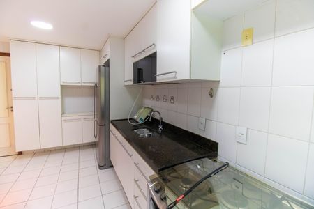 Apartamento à venda com 90m², 2 quartos e 1 vagaCozinha e Área de Serviço