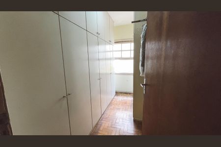 Casa à venda com 140m², 3 quartos e 2 vagas Casa à venda com 140m², 3 quartos e 2 vagasCloset