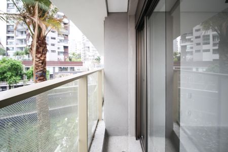 Apartamento à venda com 222m², 3 quartos e 3 vagas Apartamento à venda com 222m², 3 quartos e 3 vagasVaranda da Suíte 1