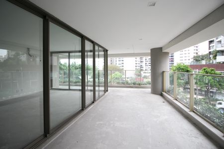 Apartamento à venda com 222m², 3 quartos e 3 vagas Apartamento à venda com 222m², 3 quartos e 3 vagasVaranda da Sala