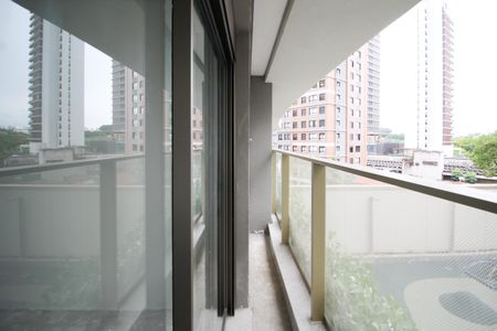 Apartamento à venda com 222m², 3 quartos e 3 vagas Apartamento à venda com 222m², 3 quartos e 3 vagasVaranda da Suíte 1