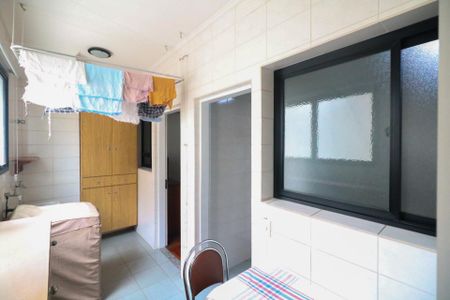 Apartamento à venda com 117m², 3 quartos e 1 vagaÁrea de Serviço